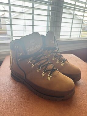 Timberland Wheat/Tan Nubuck Trek Boots